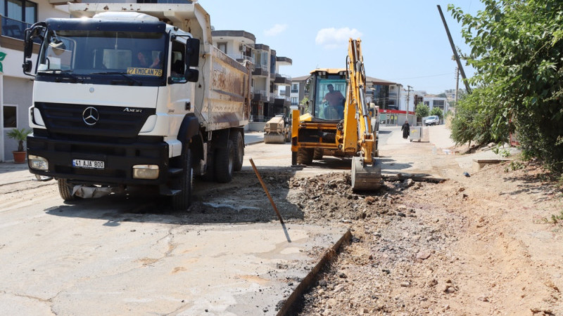 Şehir Merkezinde Yol Bakım Çalışmaları Devam Ediyor