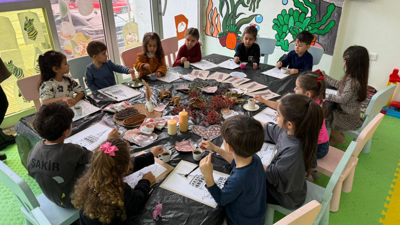 Kahve Kokulu Resimlerle Renkli Bir Gün