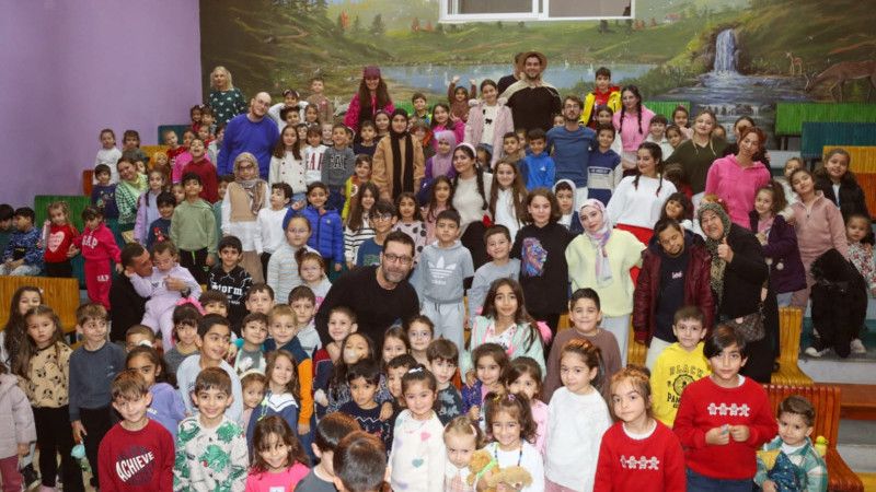 Yalova Belediyesi'nden Miniklere Tiyatro Keyfi