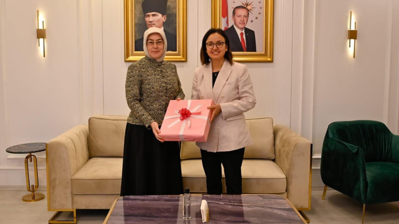 Vekil Akyol’dan Hülya Kaya’ya Ziyaret