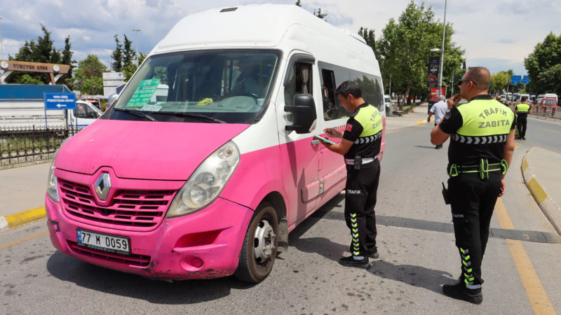 Minibüsler Sıkı Denetimden Geçiyor