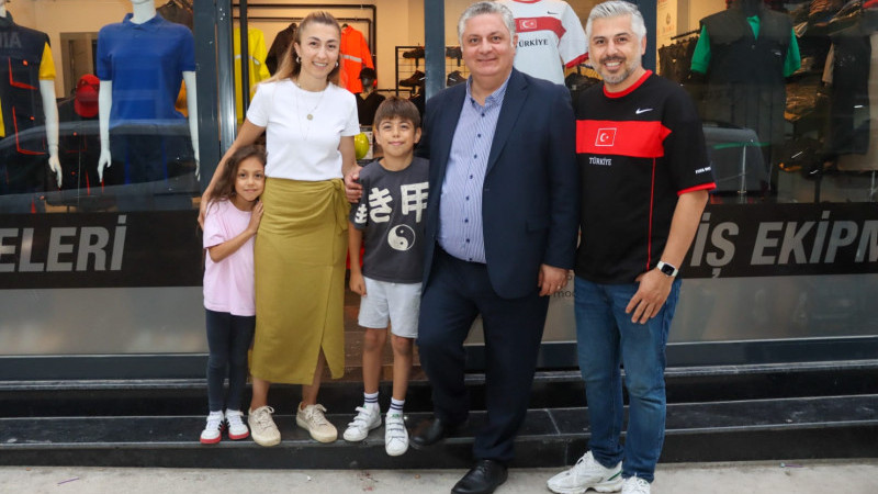 Başkan Gürel Esnaf ve Vatandaşlarla Bir Araya Geldi