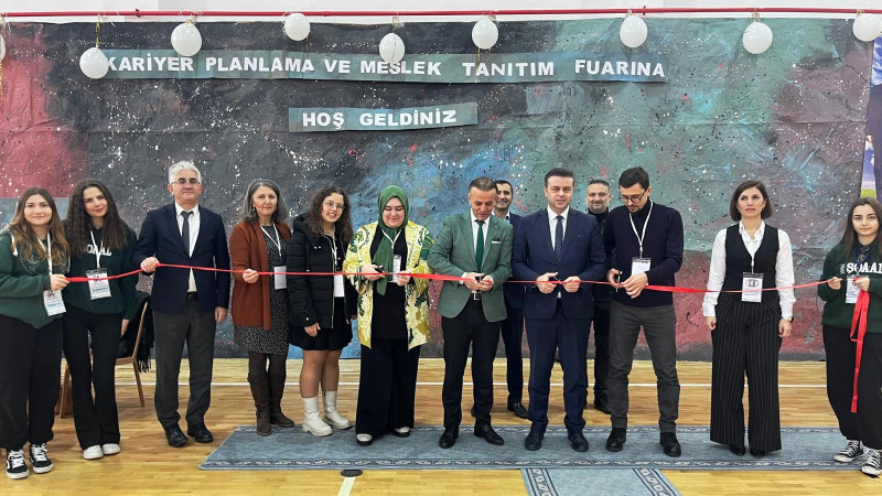 Lise Öğrencilerine Meslekler Tanıtıldı
