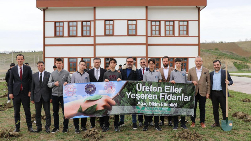 Üreten Eller Yeşeren Fidanlar: Meslek Lisesi Öğrencilerinden Yeşil Bir Geleceğe Adım