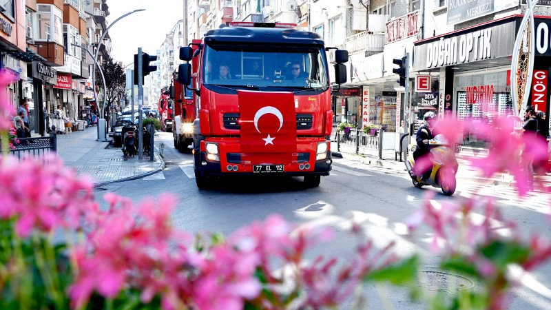 Yalova Belediyesi İtfaiyesi'nden Şehir Turu
