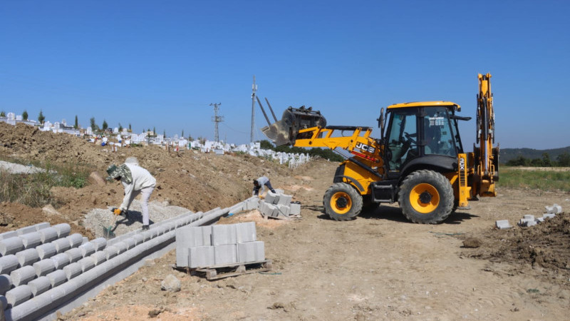 Paşakent Mezarlığı'nda Hummalı Çalışma