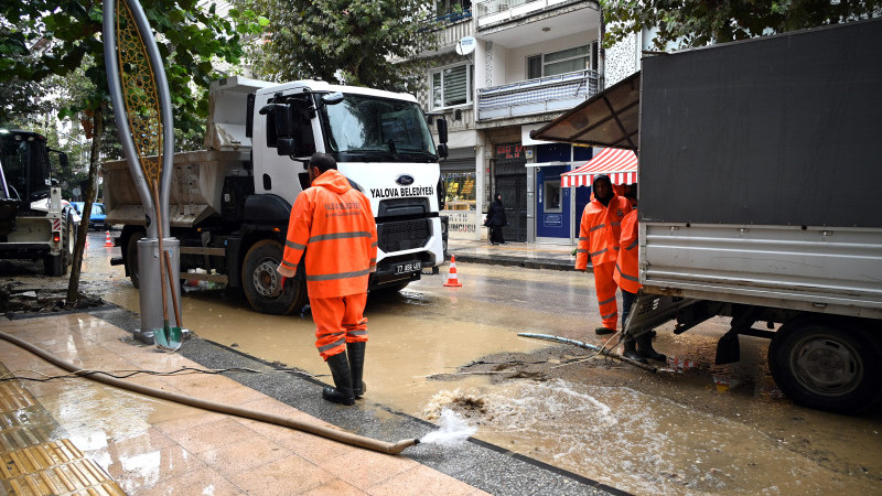 Su ve Kanalizasyon Müdürlüğü Ekipleri Tam Kadro Sahada
