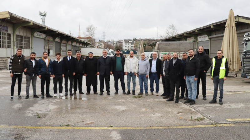 Başkan Gürel Hal Esnafını Ziyaret Etti