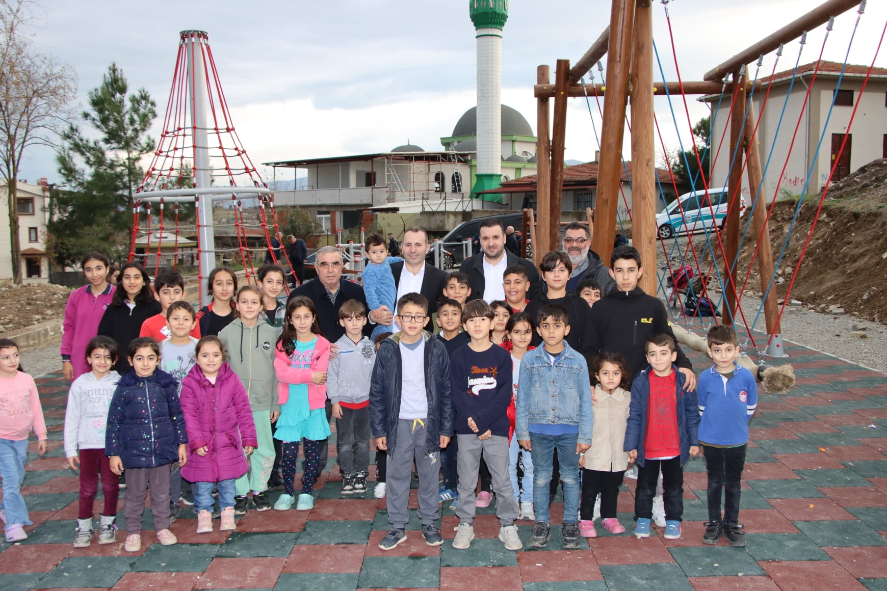 Yalova Belediyesi Yeni Çocuk Parkları Kazandırıyor