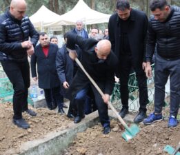 Tarım Bakanı Kirişçi Yalova’da Cenazeye Katıldı