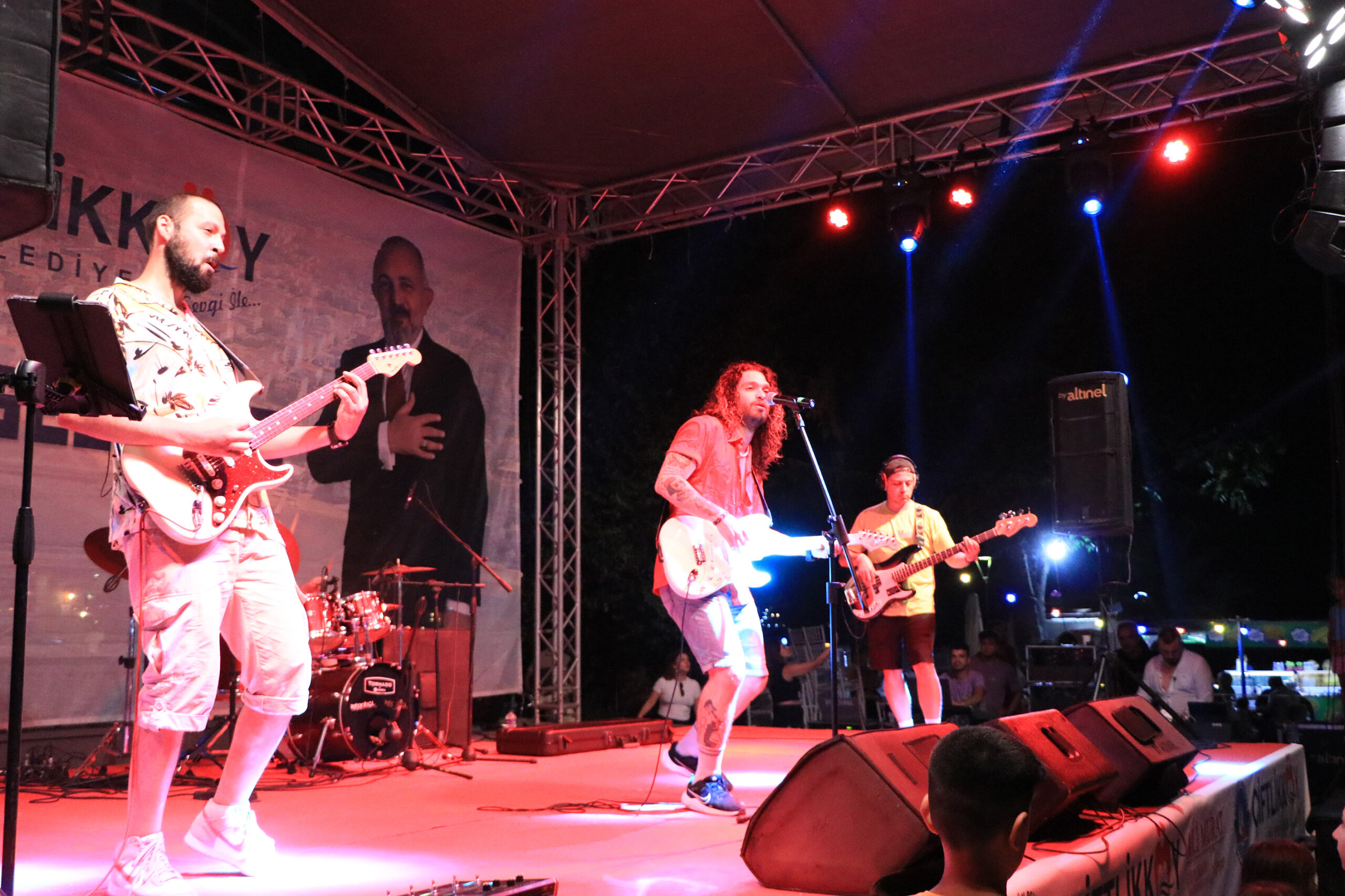Çiftlikköy’de Gençlik Festivali Konserleri Başladı