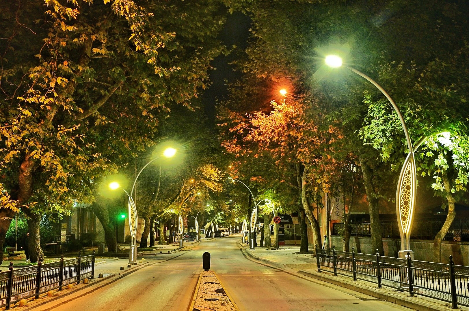 Sefabey Caddesi Işıl Işıl Oldu