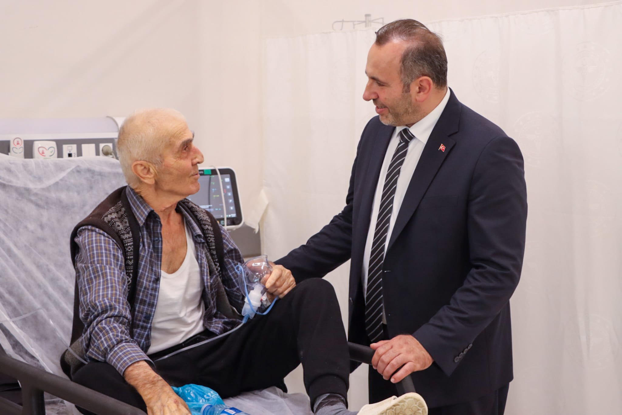 Başkan Tutuk’tan Hastalara Ziyaret