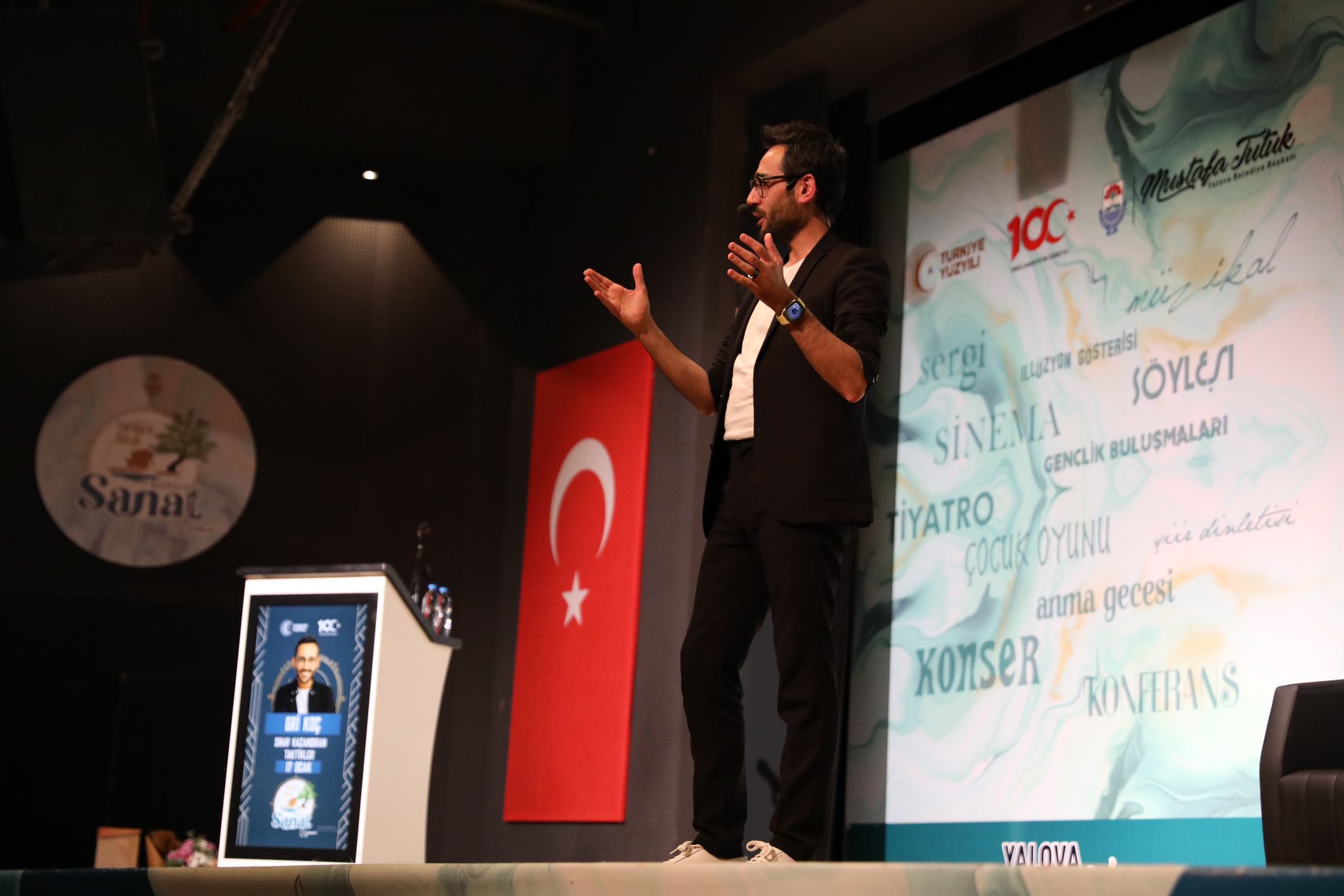 Öğrencilerin Gri Sorularını Gökhan Müftüoğlu Yalova’da Yanıtladı